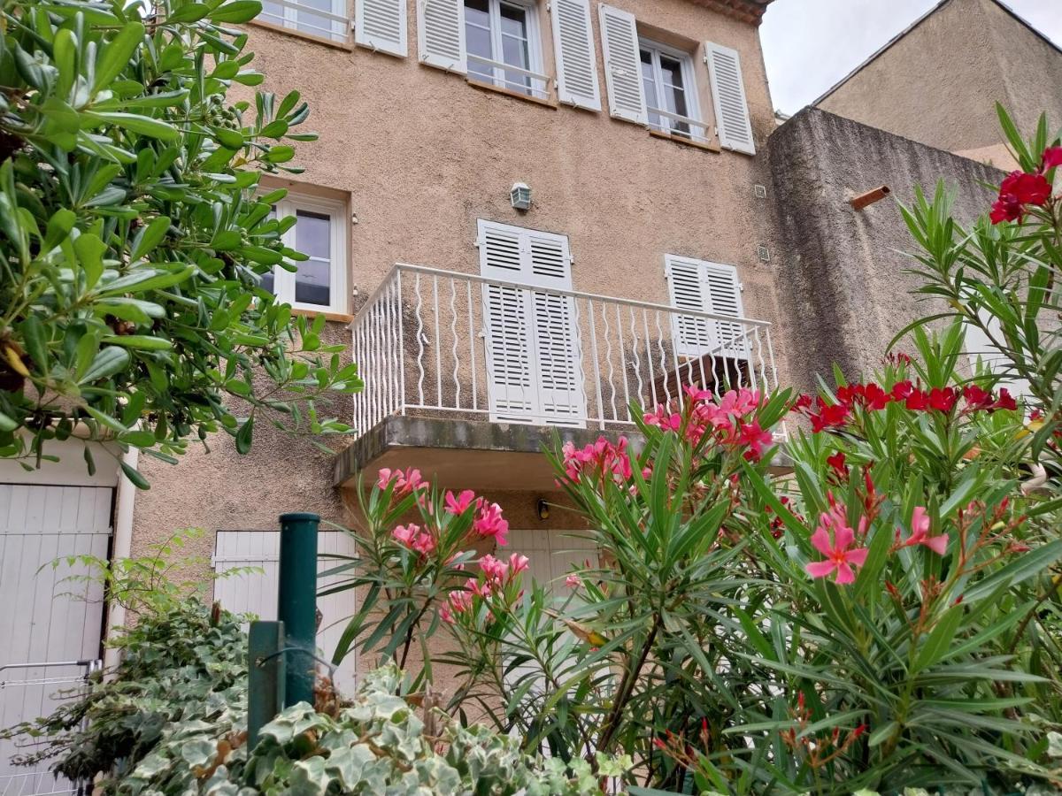 Appartement Port De Hyères Buitenkant foto
